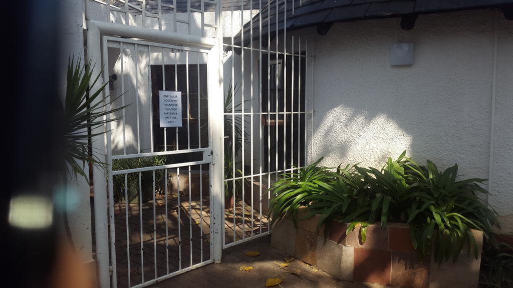 جوهانسبورغ Rosebank Lodge & Backpacker المظهر الخارجي الصورة