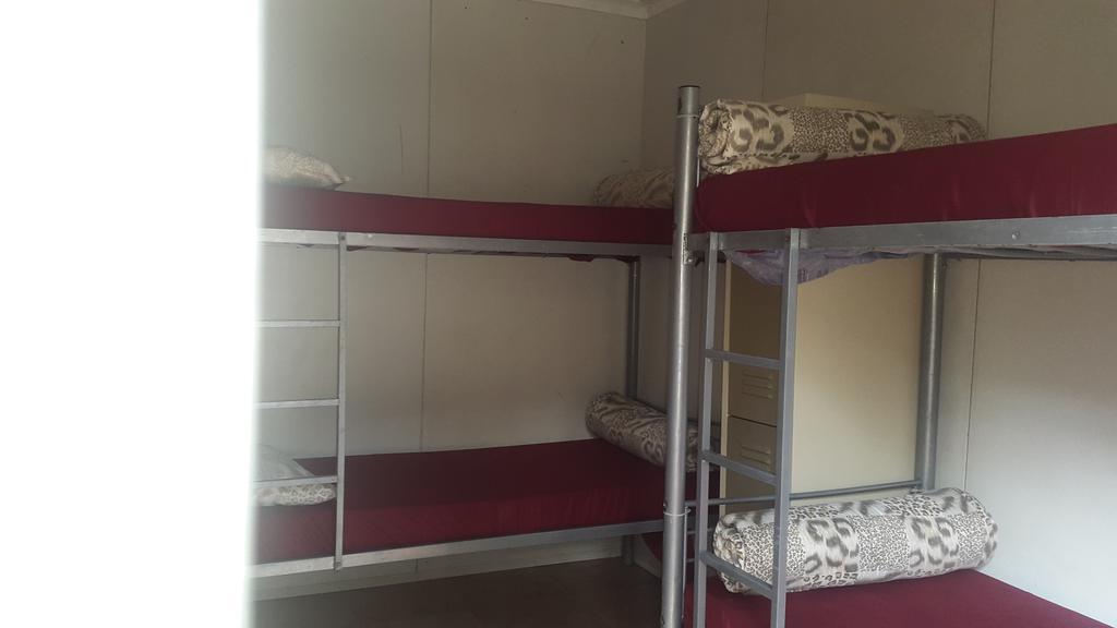 جوهانسبورغ Rosebank Lodge & Backpacker المظهر الخارجي الصورة